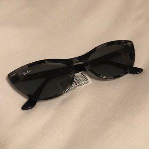 *BRAND NEW* Ray Ban Cat Eye Sunglasses
